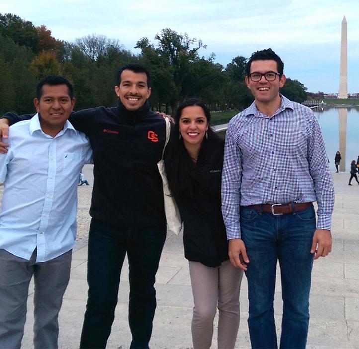 group photo of OSU SACNAS students in Washington DC viewpoint