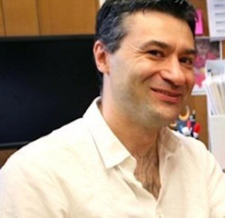 Davide Lazzati, Physics professor in office space